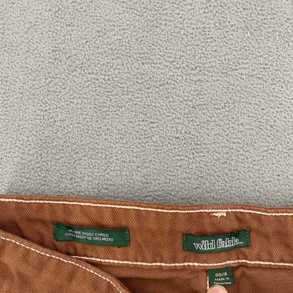 Wild Fable Brown Mid-Rise Baggy Cargo Pants Contrast Stitch Size 00/R - Picture 4 of 13